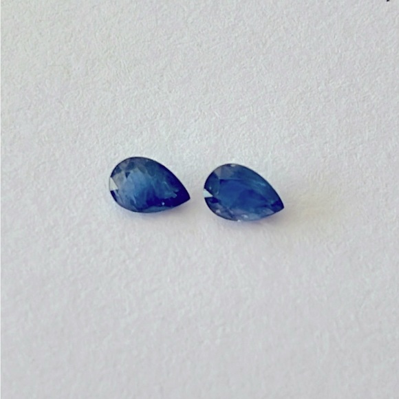 Two Navy Blue (1/2 carat each) Pear Shaped Matched Pair of (Loose) Sapphires - Picture 6 of 6